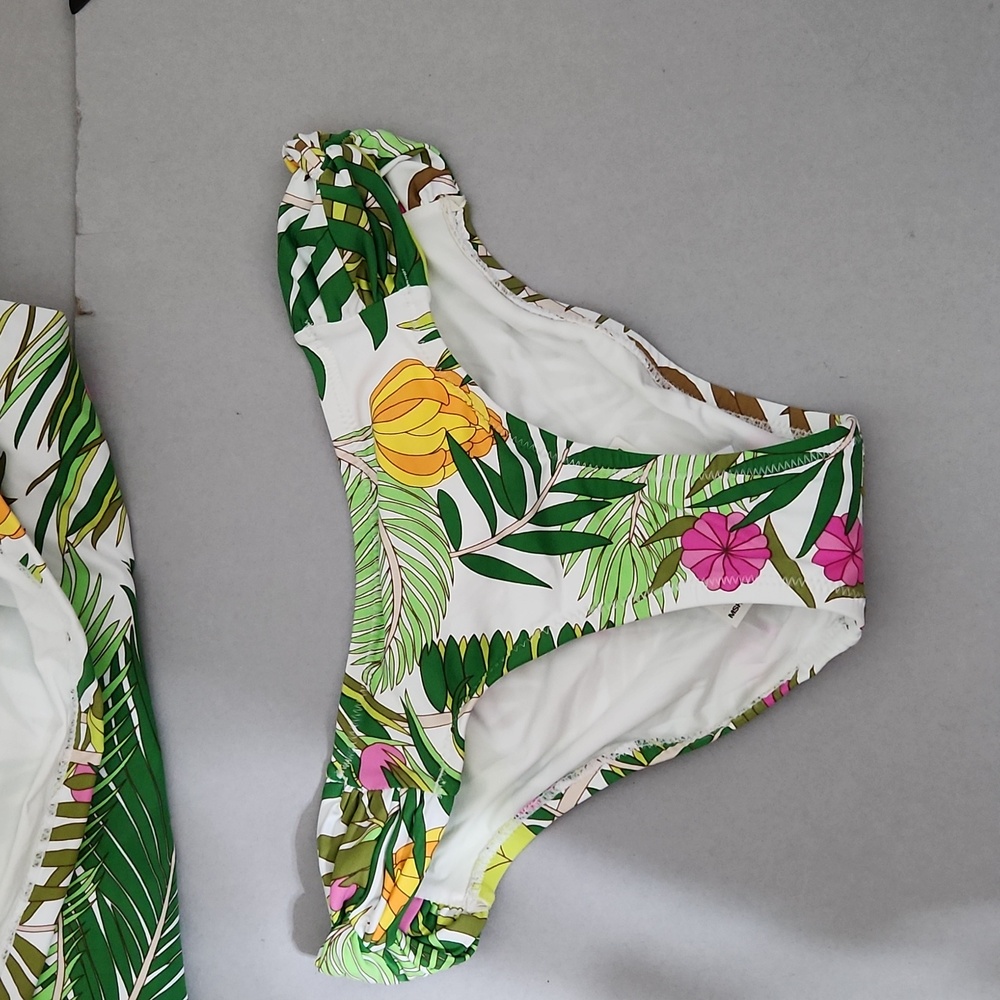 NWT Trina Turk Tropical Print Tankini Top and Bottom Set. Size 4 - Picture 8 of 12